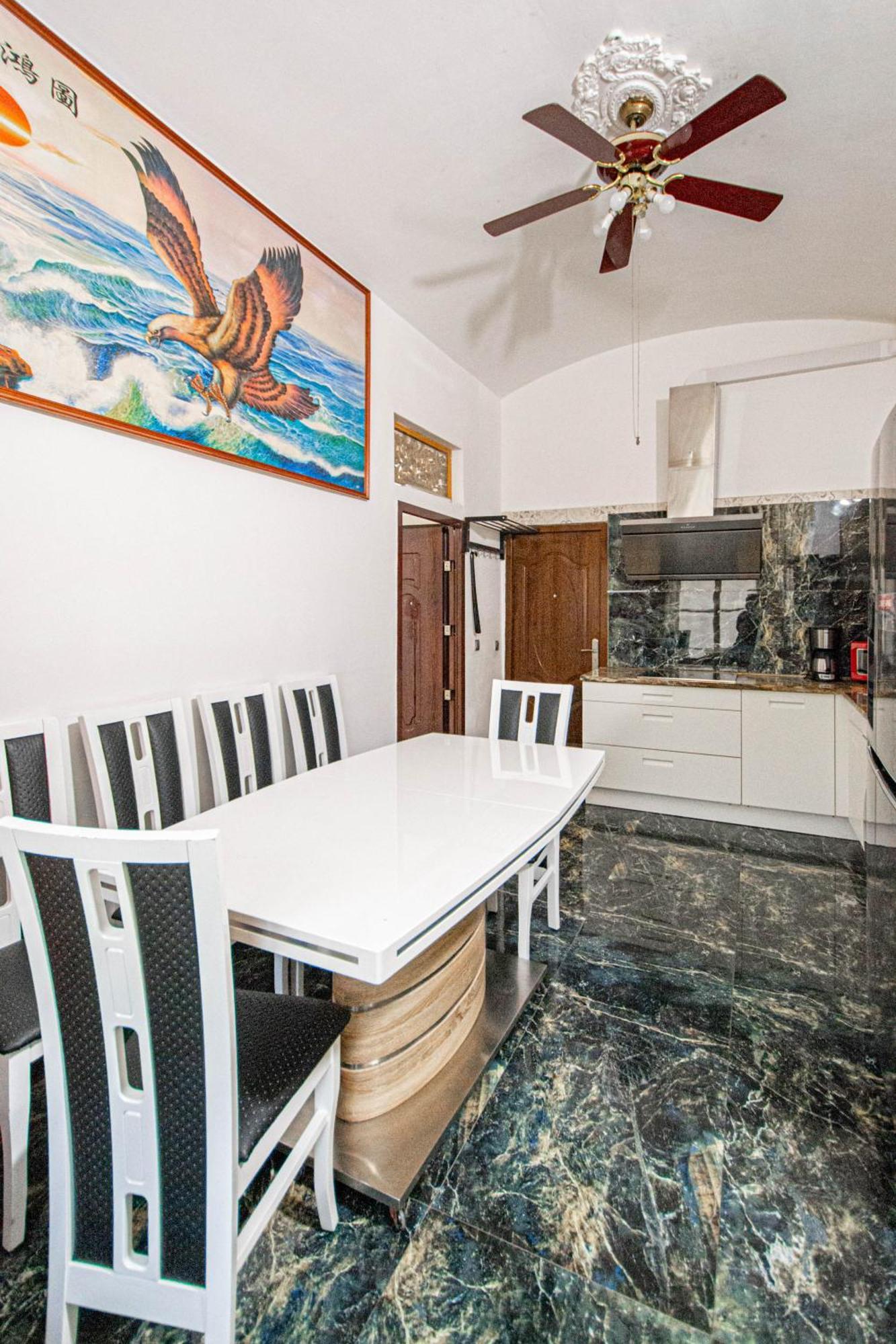 Ferienwohnung The Grand Royal 3Bdr Heart Of Old Town Prag Exterior foto