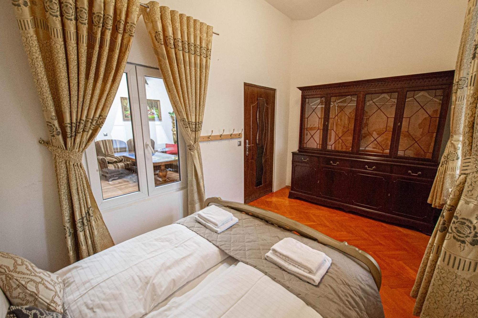 Ferienwohnung The Grand Royal 3Bdr Heart Of Old Town Prag Exterior foto